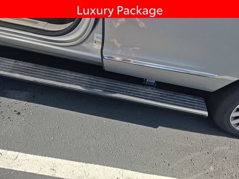 Used 2020 Lincoln Navigator Reserve w/ Luxury Package RWD image 6
