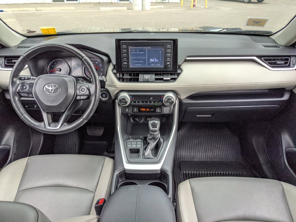 Used 2019 Toyota RAV4 XLE Premium w/ Cold Weather Package AWD/4WD image 7