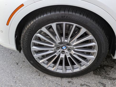 Used 2021 BMW X7 xDrive40i w/ Executive Package image 11