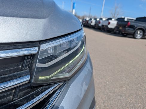 Used 2022 Volkswagen Tiguan SE image 16