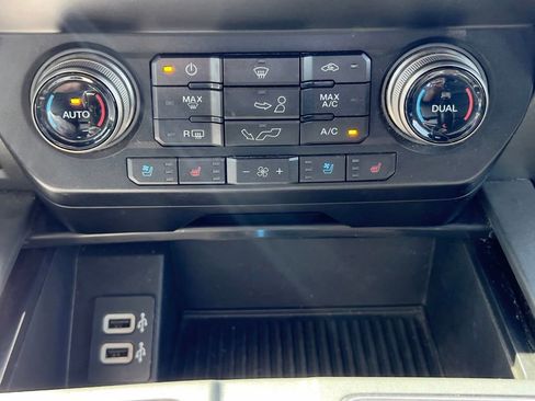 Used 2019 Ford F150 Raptor w/ Equipment Group 802A Luxury AWD/4WD image 39