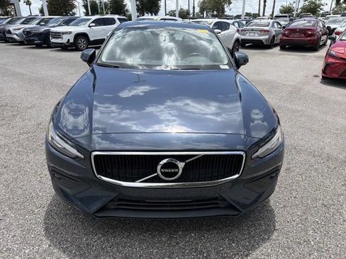 Used 2021 Volvo S60 T5 Momentum w/ Premium Package FWD image 6