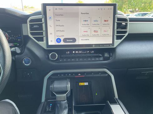 Used 2024 Toyota Sequoia Limited image 27