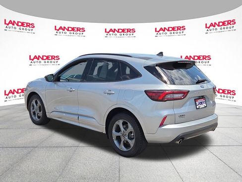 Used 2023 Ford Escape ST-Line FWD image 5
