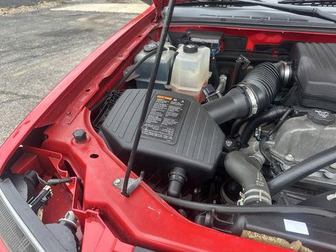 Used 2012 Chevrolet Colorado W/T RWD image 34