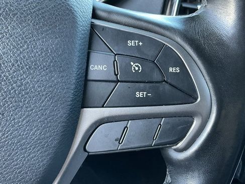 Used 2020 Jeep Grand Cherokee Limited w/ Premium Lighting Group image 19