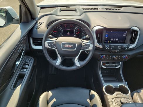 Used 2022 GMC Terrain SLT w/ Tech Package AWD/4WD image 10