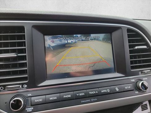 Used 2017 Hyundai Elantra Limited FWD image 22