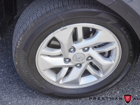 Used 2024 Hyundai Venue SE FWD image 15