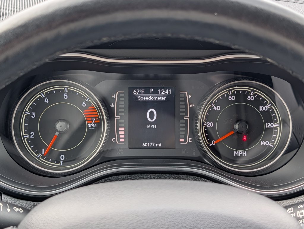 Used 2019 Jeep Cherokee Latitude w/ Comfort & Convenience Group AWD/4WD image 24
