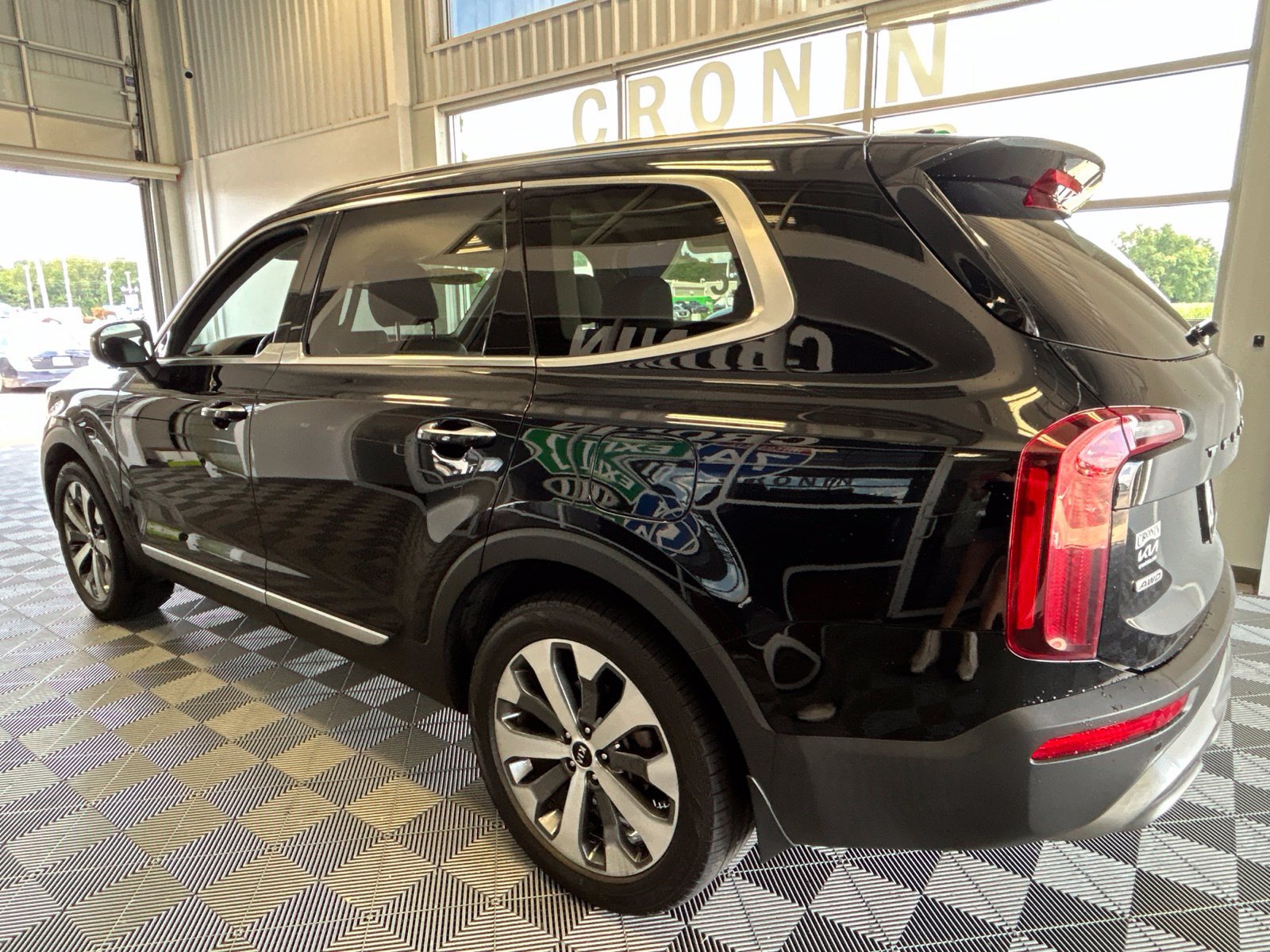 Used 2020 Kia Telluride S AWD/4WD image 4