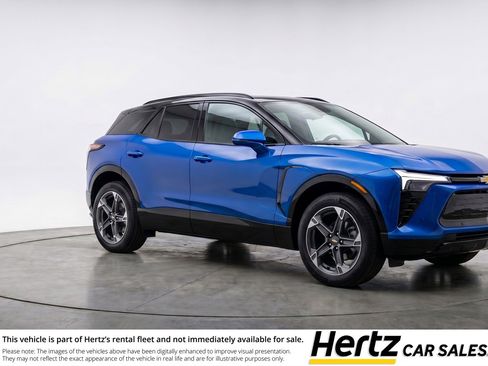 Used 2025 Chevrolet Blazer LT FWD image 1