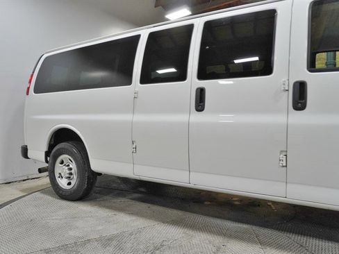 Used 2019 Chevrolet Express 3500 LS image 9