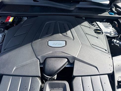 Used 2022 Porsche Cayenne image 35