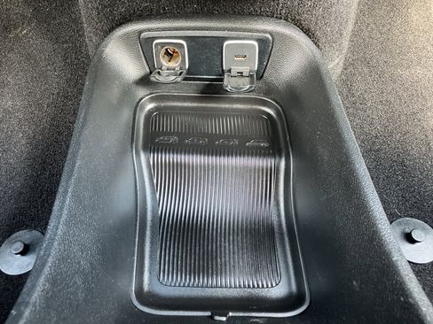 Used 2019 Chrysler Pacifica Touring-L w/ Advanced Safetytec Group FWD image 21