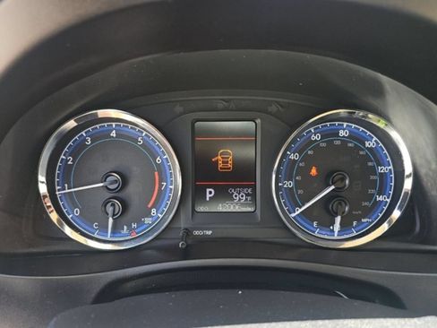 Used 2019 Toyota Corolla LE FWD image 7