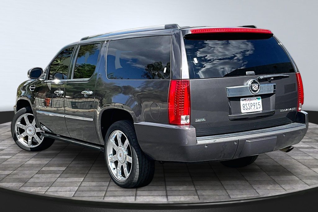 Used 2011 Cadillac Escalade ESV Premium RWD image 22