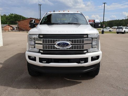 Used 2019 Ford F250 Platinum w/ Platinum Ultimate Package AWD/4WD image 7
