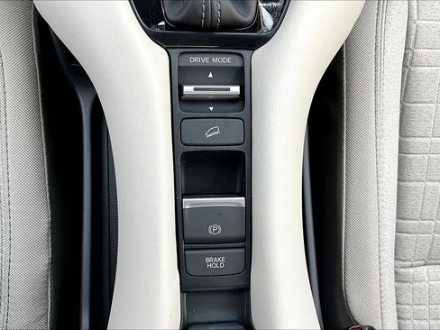 New 2026 Honda HR-V LX image 23