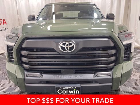 Used 2022 Toyota Tundra SR5 w/ SR5 Convenience Package image 2