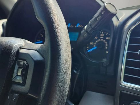 Used 2017 Ford F150 XLT w/ XTR Package image 31