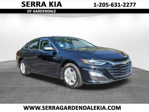 Used 2022 Chevrolet Malibu LS image 1