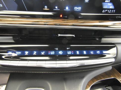 Used 2023 Cadillac Escalade Sport Platinum w/ LPO, ONYX Package AWD/4WD image 31
