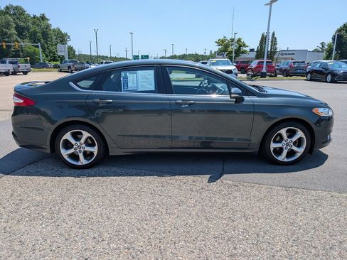 Used 2015 Ford Fusion SE w/ Equipment Group 201A FWD image 6