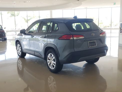 Used 2025 Toyota Corolla Cross L image 8
