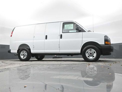 New 2025 GMC Savana 2500 w/ Driver Convenience Package image 41