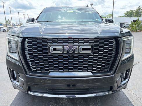 Used 2023 GMC Yukon XL Denali Ultimate AWD/4WD image 9