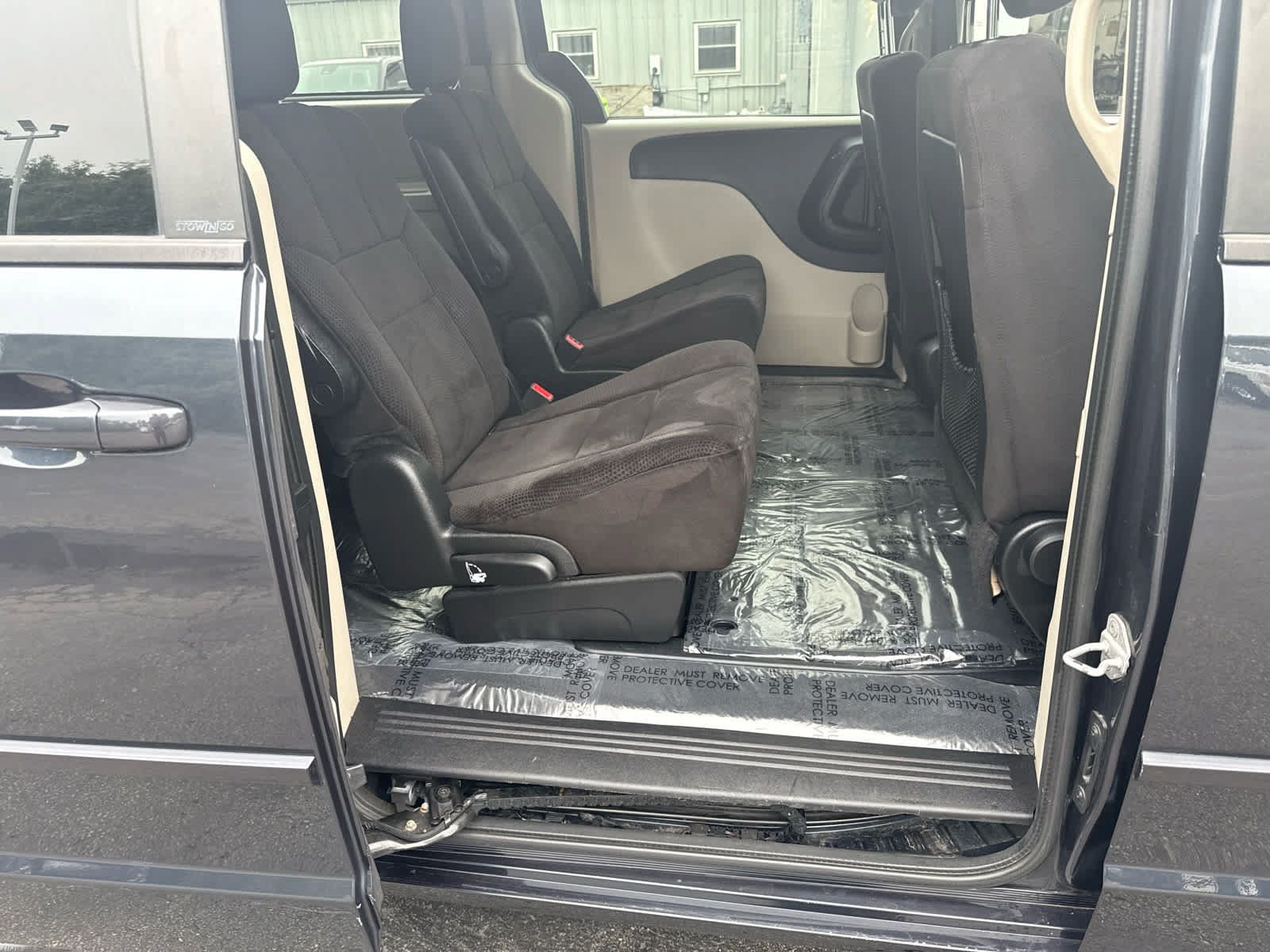 Used 2014 Dodge Grand Caravan SXT FWD image 14