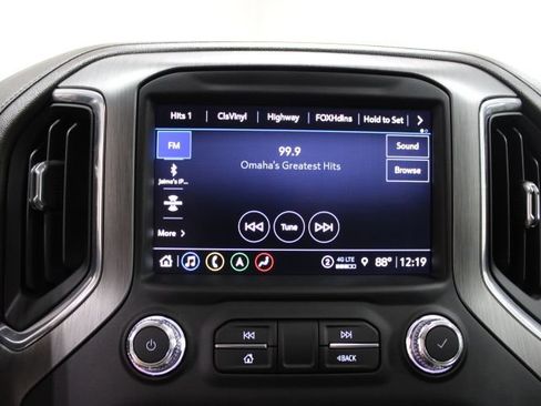 Used 2022 GMC Sierra 1500 Denali w/ Driver Alert Package II AWD/4WD image 4