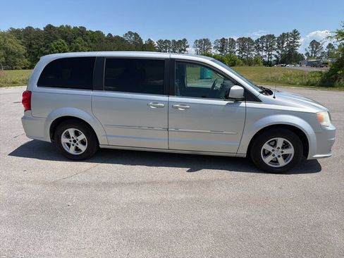 Used 2012 Dodge Grand Caravan Crew FWD image 6
