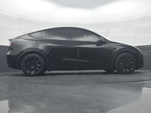 Used 2021 Tesla Model Y Long Range AWD/4WD image 32
