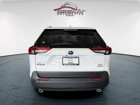 Used 2024 Toyota RAV4 XLE AWD/4WD image 20