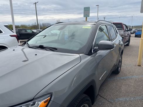 Used 2019 Jeep Compass Limited AWD/4WD image 13