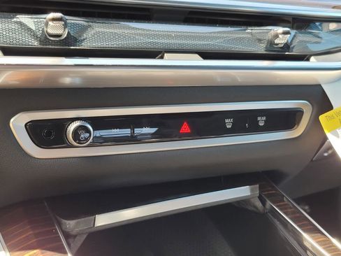 New 2026 BMW X5 xDrive40i w/ Parking Assistance Package image 9