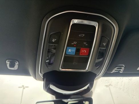 Used 2023 Jeep Wagoneer L Series II image 33