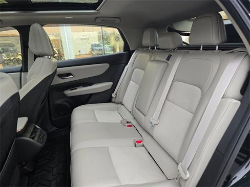 Used 2024 Nissan Ariya FWD image 17