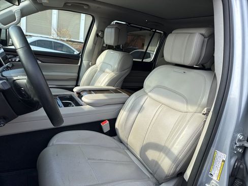 Used 2022 Jeep Grand Wagoneer Series I w/ Flexible Seating Group image 22