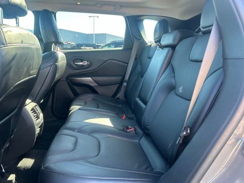 Certified 2019 Jeep Cherokee Limited AWD/4WD image 7