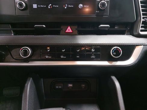 Used 2025 Kia Sportage LX image 20