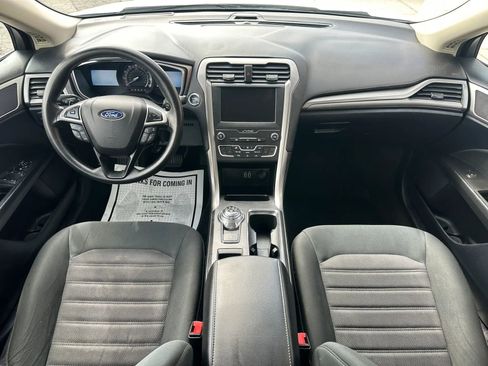 Used 2020 Ford Fusion SE image 17