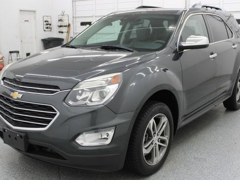 Used 2017 Chevrolet Equinox Premier w/ Enhanced Convenience Package AWD/4WD image 3