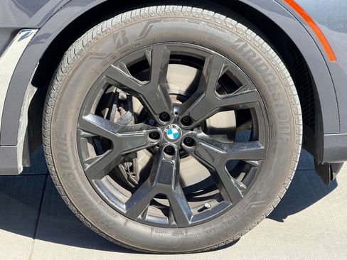 Used 2021 BMW X7 xDrive40i w/ Dynamic Handling Package image 12