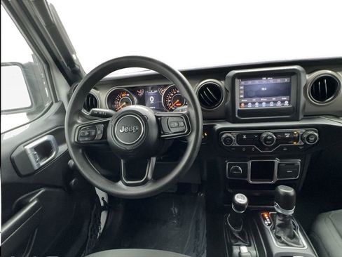 Used 2022 Jeep Wrangler Sport AWD/4WD image 32
