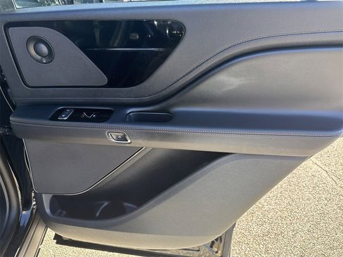 Used 2025 Lincoln Aviator Reserve w/ Illumination Package image 17
