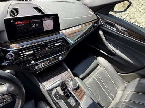 Used 2019 BMW 530i w/ Convenience Package RWD image 19