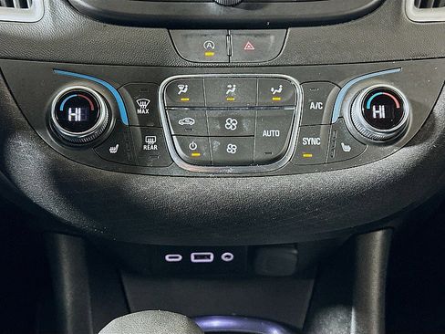 Used 2023 Chevrolet Malibu LT image 17